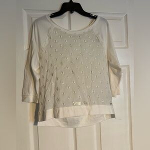 Abercrombie & Fitch Cream Embroidered 3/4 shirt is a size XS.